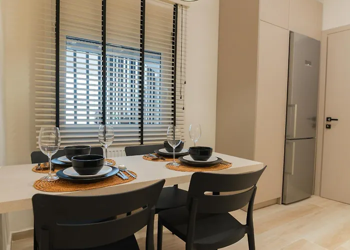 Ellis Luxury Apartment